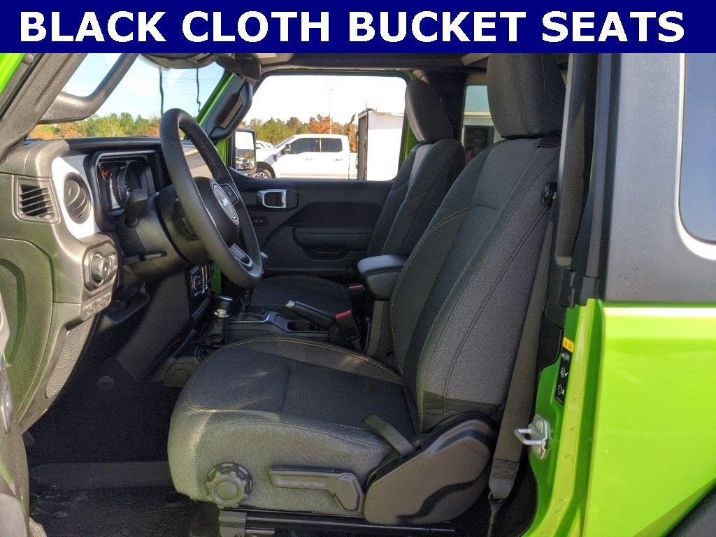 2025 Jeep Wrangler Sport S photo 4