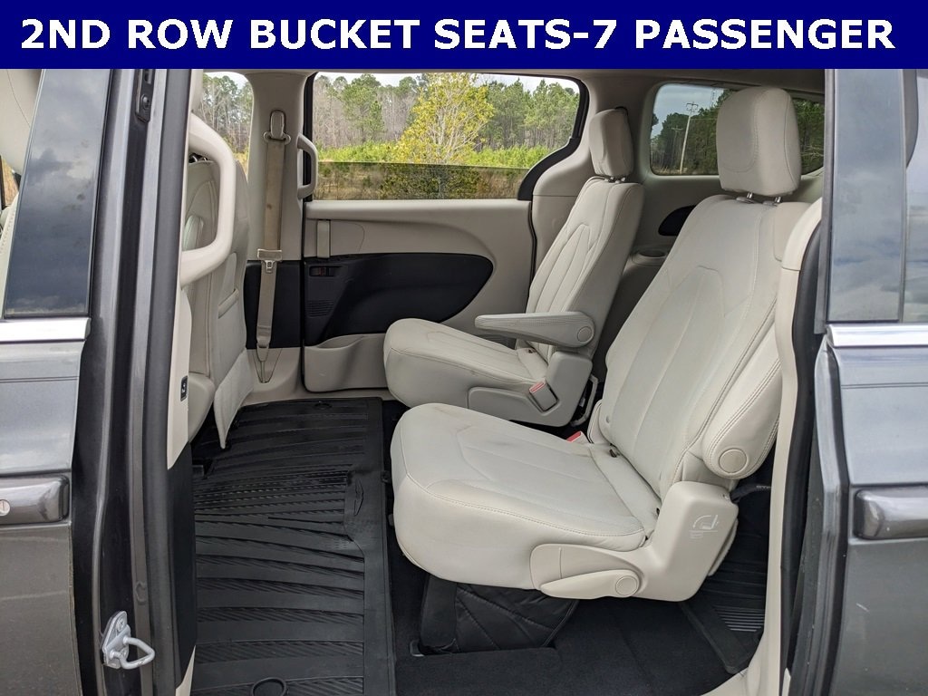 Used 2017 Chrysler Pacifica Touring Touring FWD