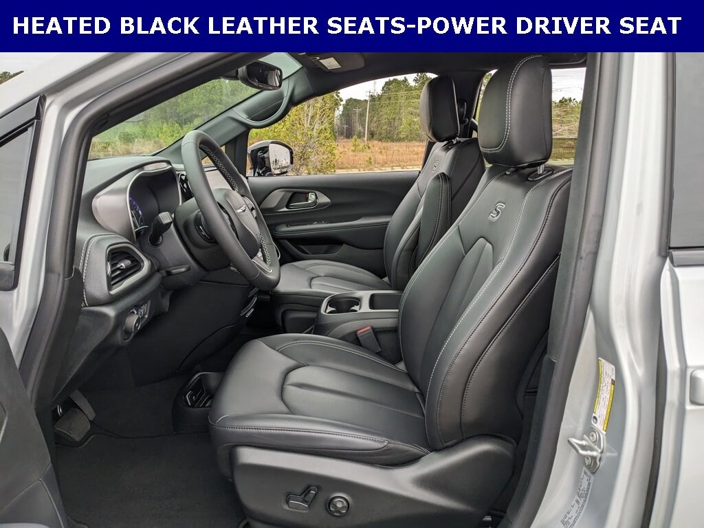 Used 2026 Chrysler Pacifica Select Select FWD