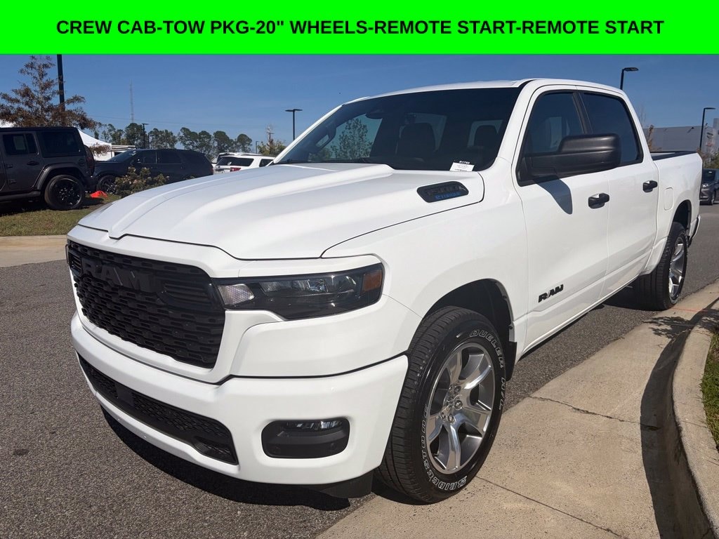 New 2026 Ram 1500 EXPRESS CREW CAB 4X2 5'7 BOX Pickup