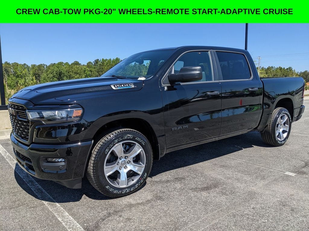 New 2026 Ram 1500 EXPRESS CREW CAB 4X2 5'7 BOX Pickup