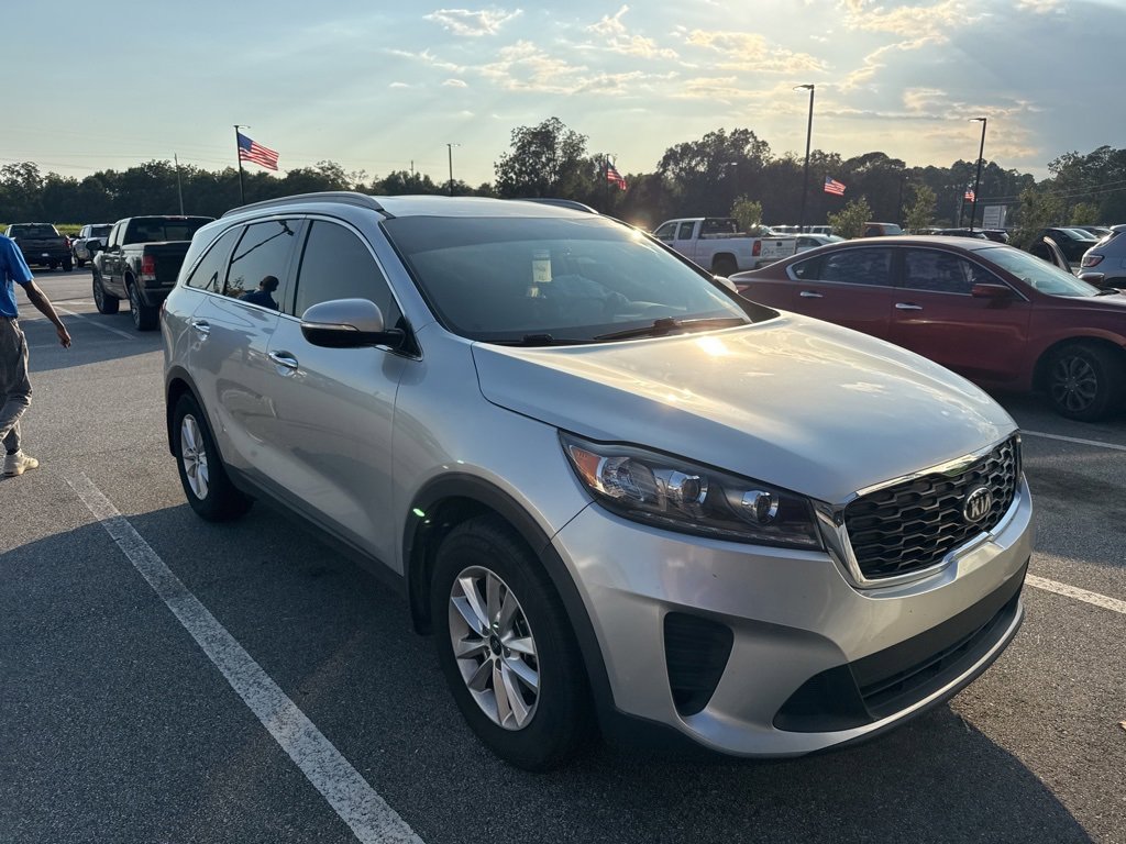 2019 Kia Sorento LX photo 2