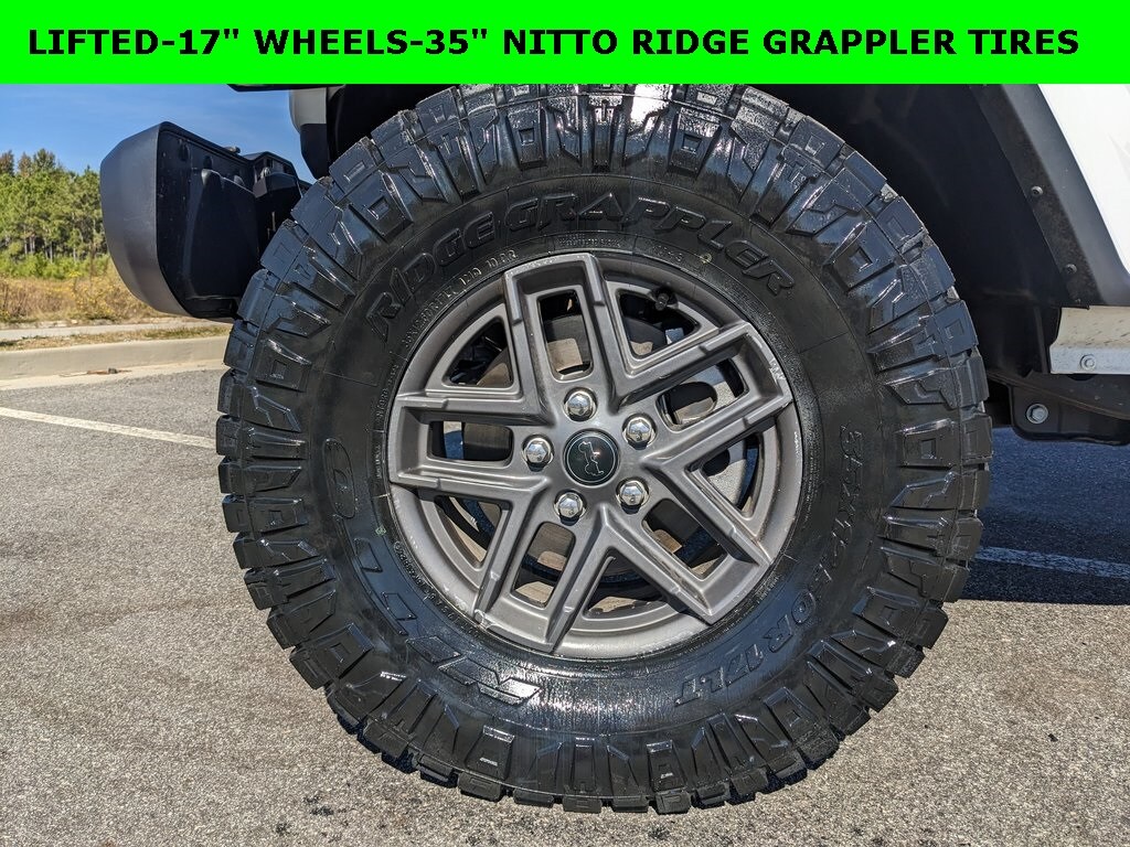 New 2025 Jeep Gladiator SPORT S 4X4 Pickup