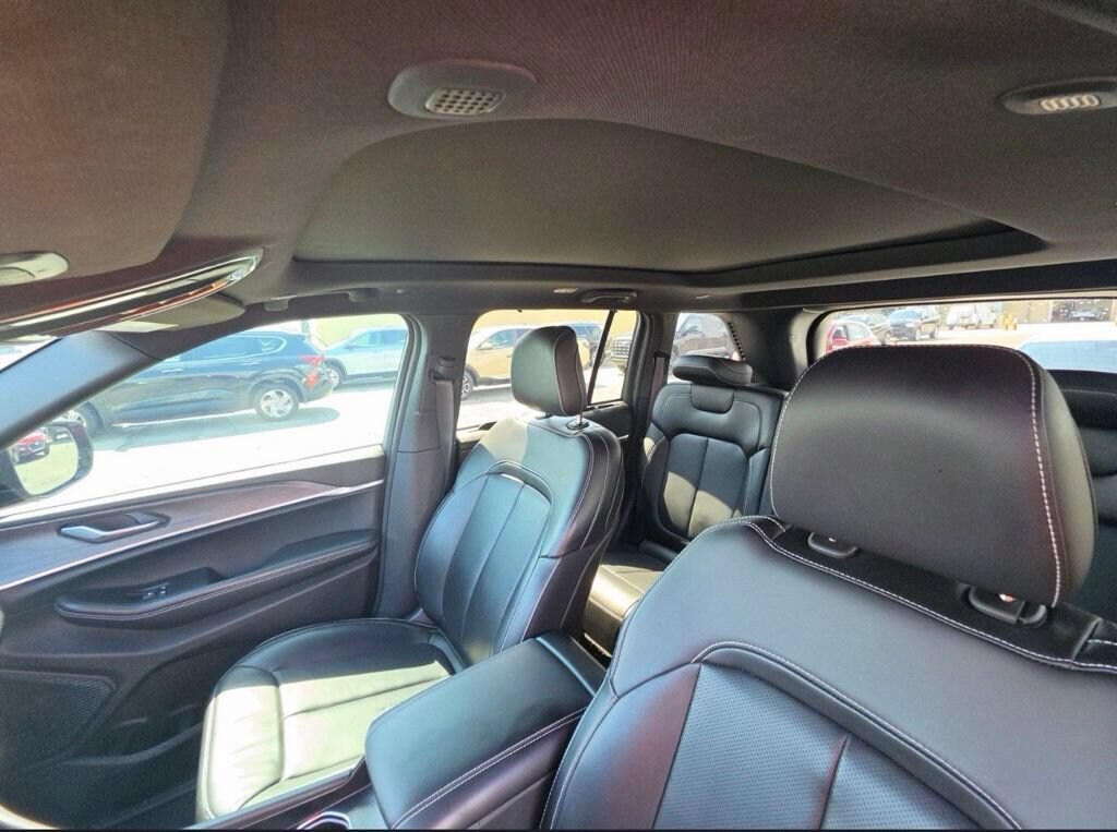 Used 2025 Jeep Grand Cherokee Limited Limited 4x2