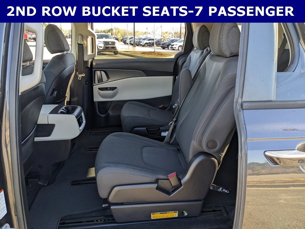 Used 2022 Kia Carnival LX LX FWD