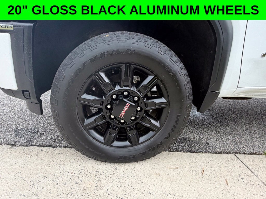 Used 2025 GMC Sierra 2500HD AT4 4WD Crew Cab 159 AT4
