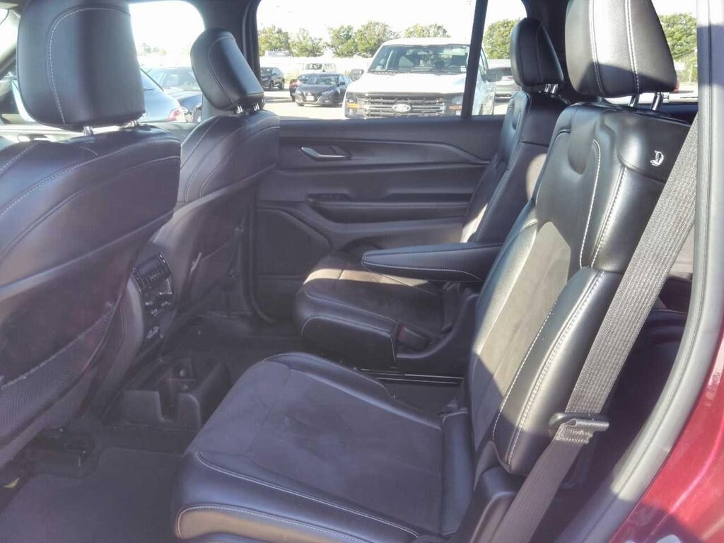 Used 2023 Jeep Grand Cherokee L Altitude Altitude 4x2