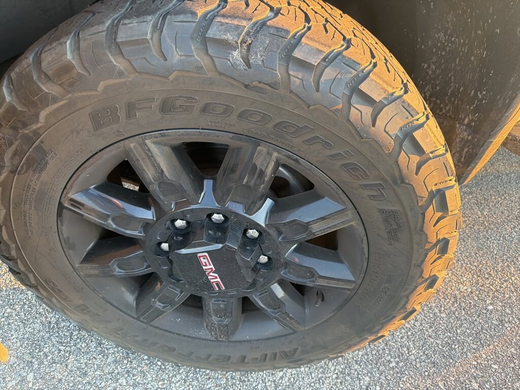 Used 2024 GMC Sierra 2500HD AT4 4WD Crew Cab 159 AT4
