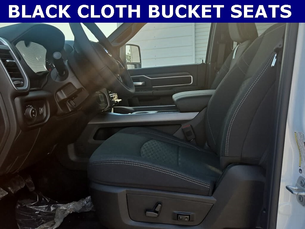 New 2026 Ram 2500 BIG HORN CREW CAB 4X4 6'4 BOX Pickup