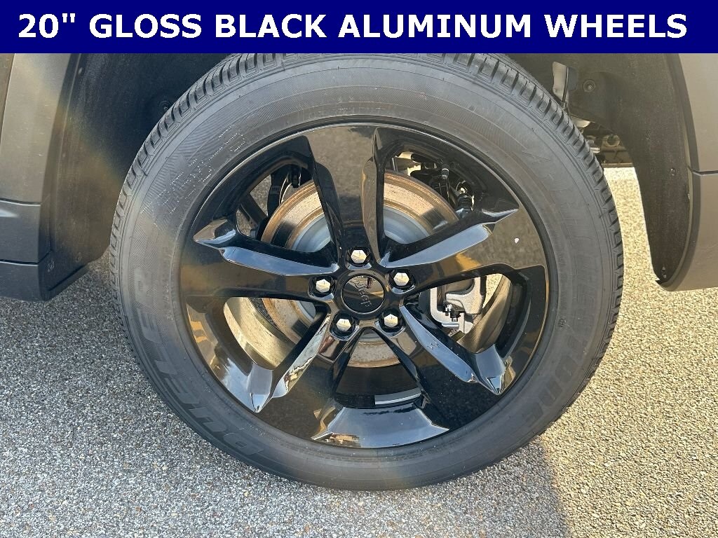 2025 Jeep Grand Cherokee Altitude photo 2