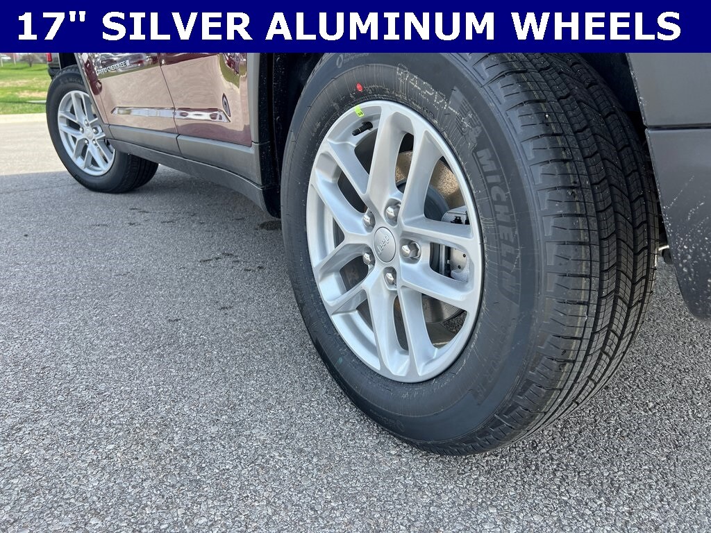 New 2025 Jeep Grand Cherokee LAREDO 4X2 Sport Utility