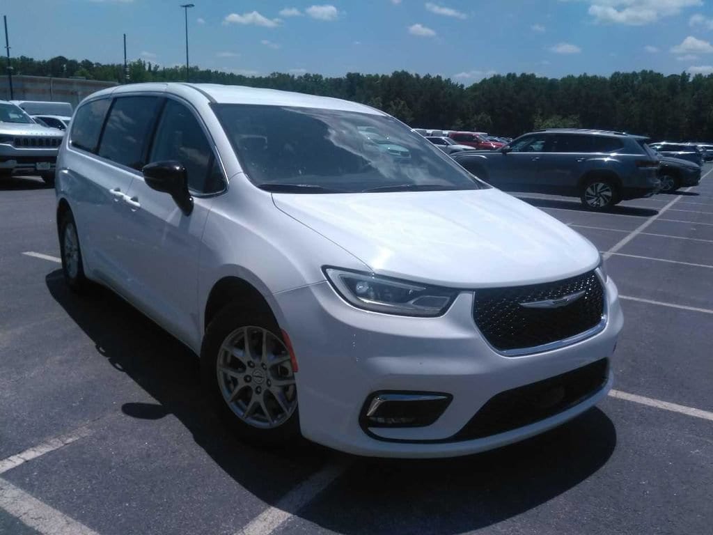 Used 2024 Chrysler Pacifica Touring L Touring L FWD