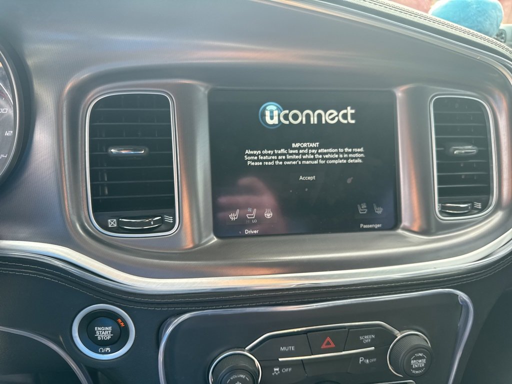 2020 Dodge Charger SXT photo 2
