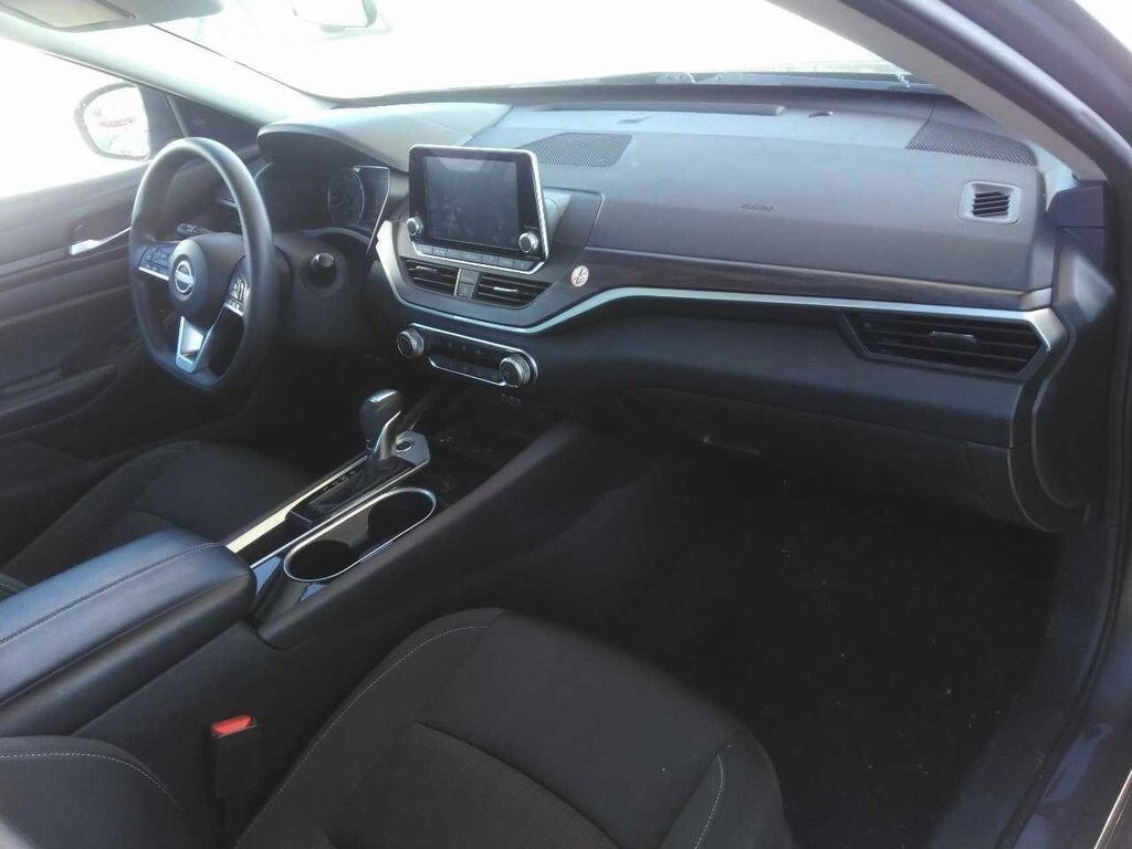 Used 2024 Nissan Altima 2.5 SV Sedan