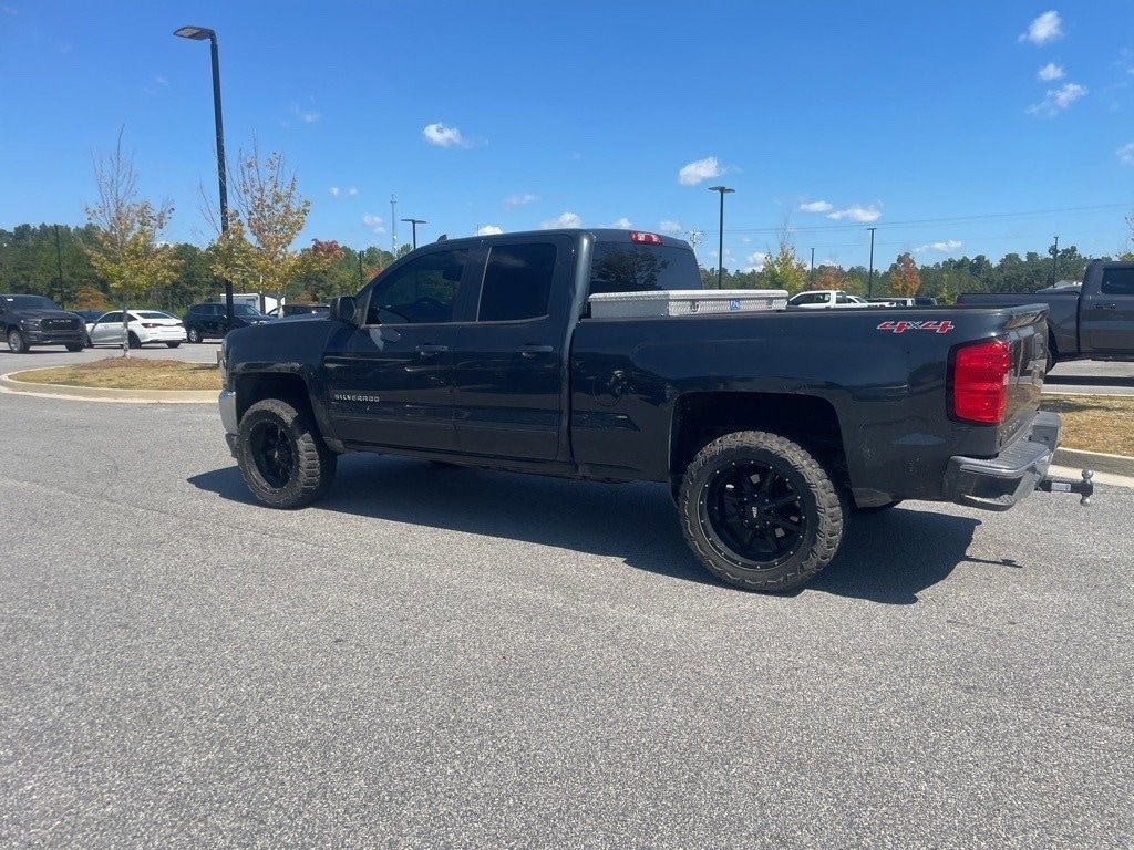 Used 2017 Chevrolet Silverado 1500 LT 4WD Double Cab 143.5 LT w/1LT