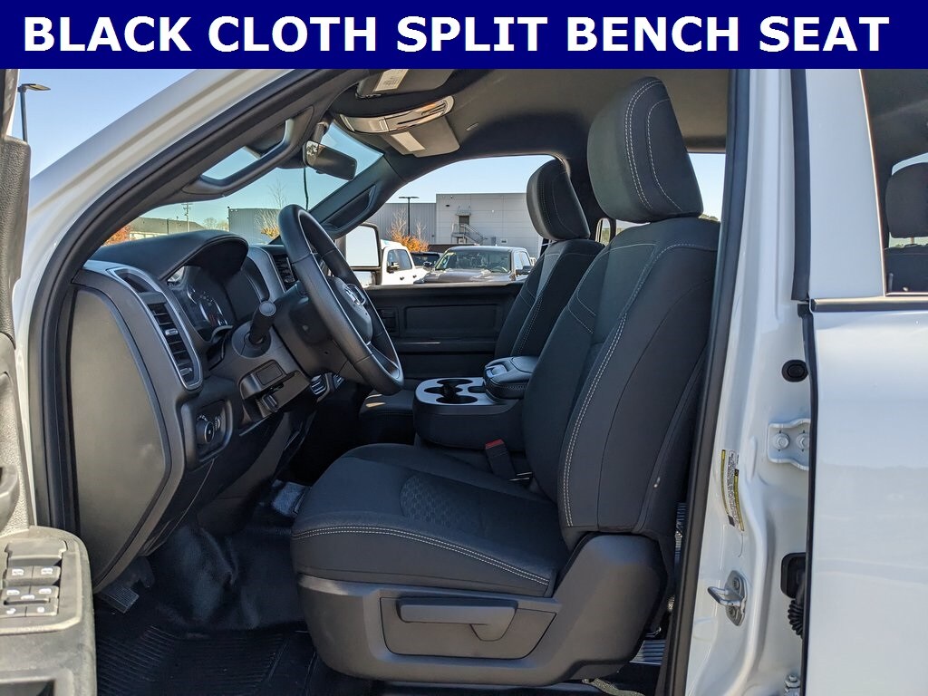 New 2026 Ram 3500 Chassis Cab 3500 TRADESMAN CREW CAB CHASSIS 4X2 60' CA Pickup