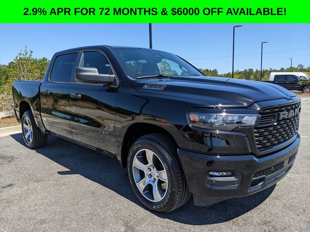 New 2026 Ram 1500 EXPRESS CREW CAB 4X2 5'7 BOX Pickup