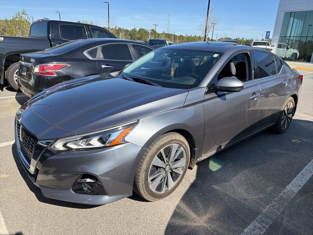 Used 2019 Nissan Altima 2.5 SV Sedan