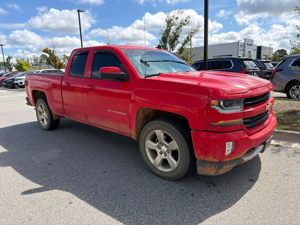 Used 2017 Chevrolet Silverado 1500 LT 4WD Double Cab 143.5 LT w/2LT