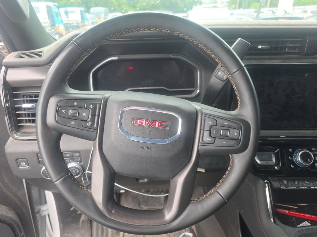 Used 2025 GMC Sierra 2500HD AT4 4WD Crew Cab 159 AT4
