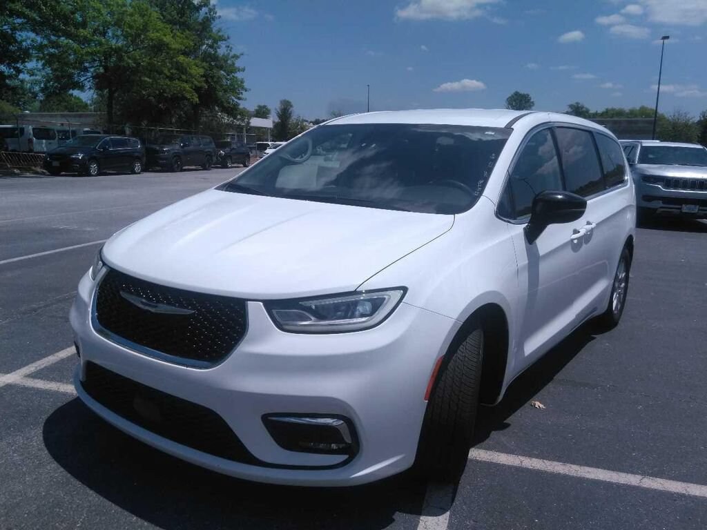 Used 2024 Chrysler Pacifica Touring L Touring L FWD