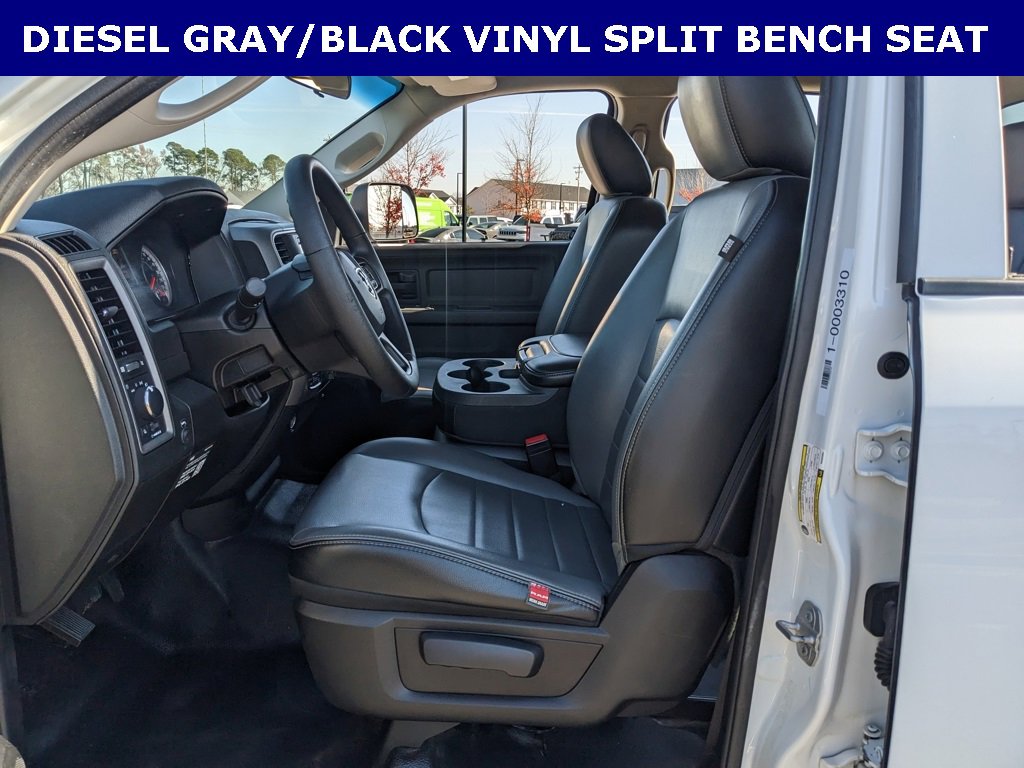 2022 Ram 1500 Classic Tradesman photo 2