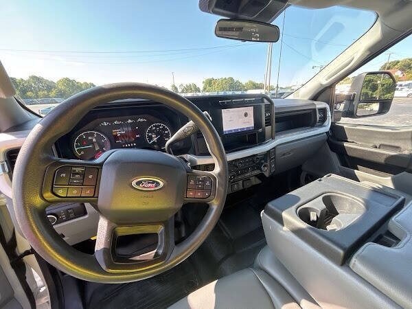 2023 Ford F-250 XL photo 2