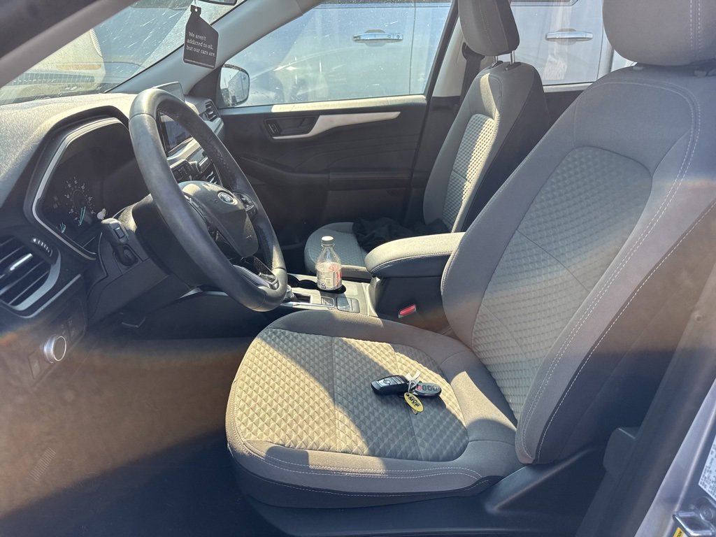 2022 Ford Escape SE photo 2