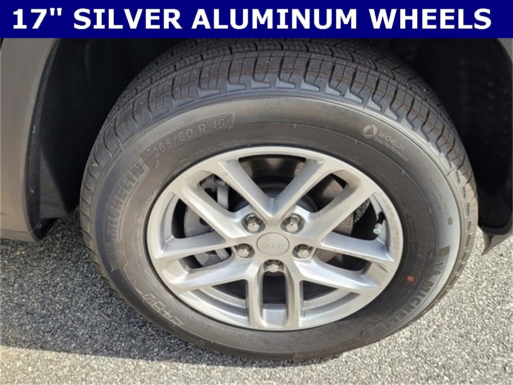 New 2025 Jeep Grand Cherokee LAREDO 4X2 Sport Utility