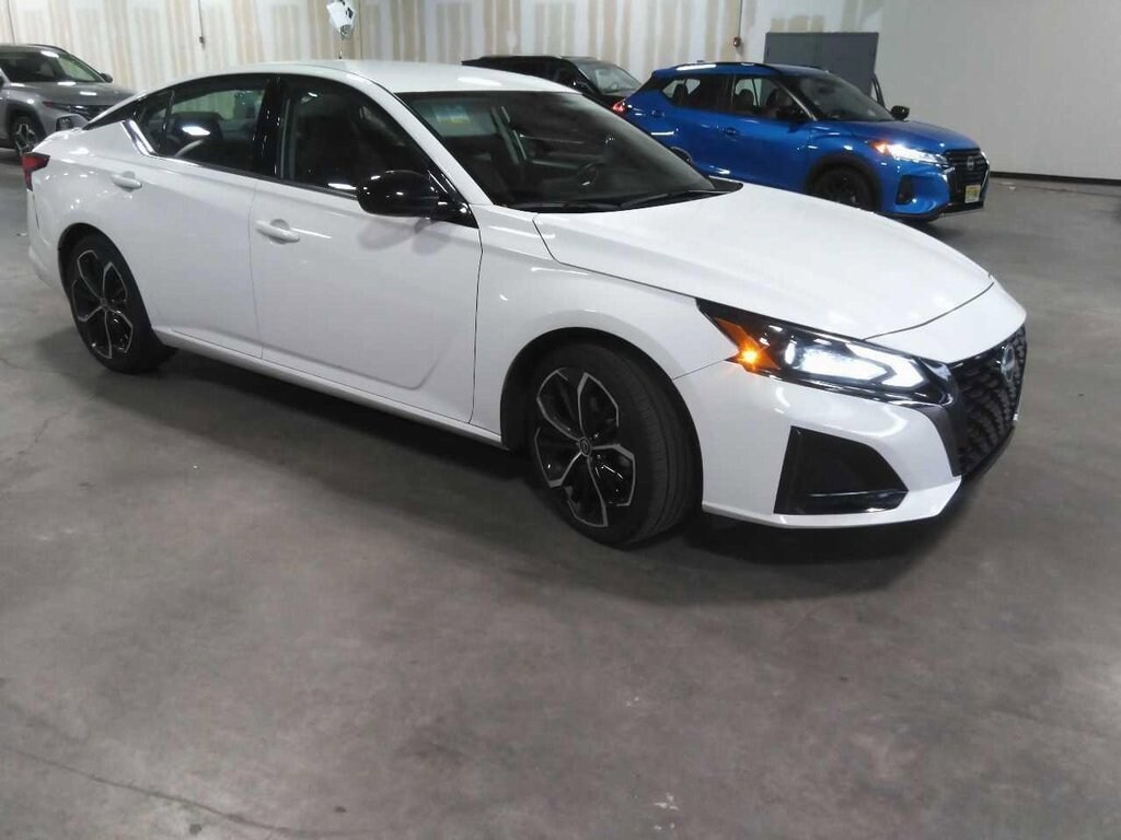 Used 2024 Nissan Altima 2.5 SR Sedan