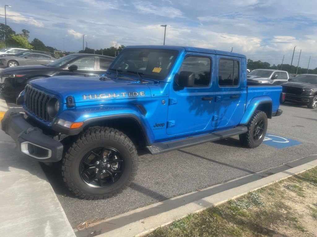 Used 2025 Jeep Gladiator High Tide High Tide 4x4