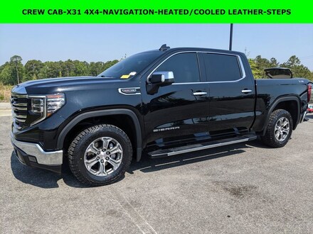 2022 GMC Sierra 1500 SLT 4WD Crew Cab 147 SLT