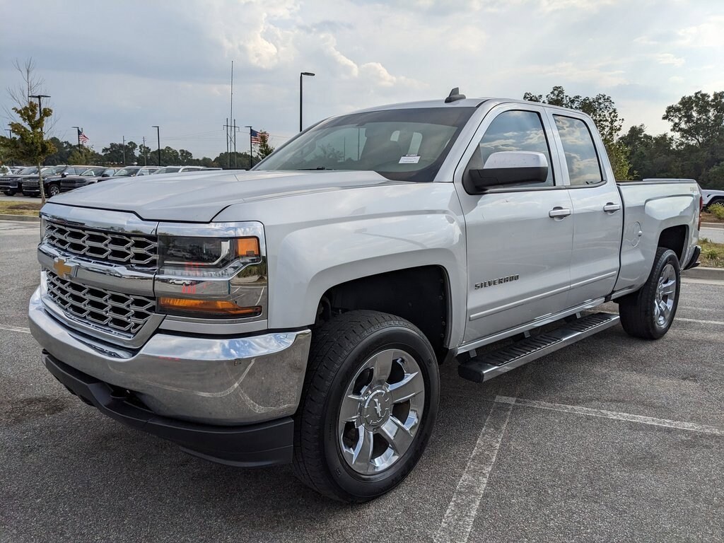 Used 2018 Chevrolet Silverado 1500 LT 4WD Double Cab 143.5 LT w/1LT