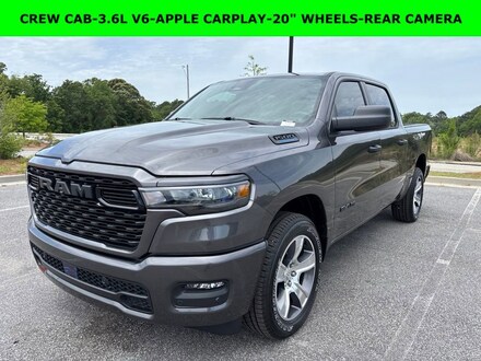 2026 Ram 1500 Express Express 4x2 Crew Cab 57 Box