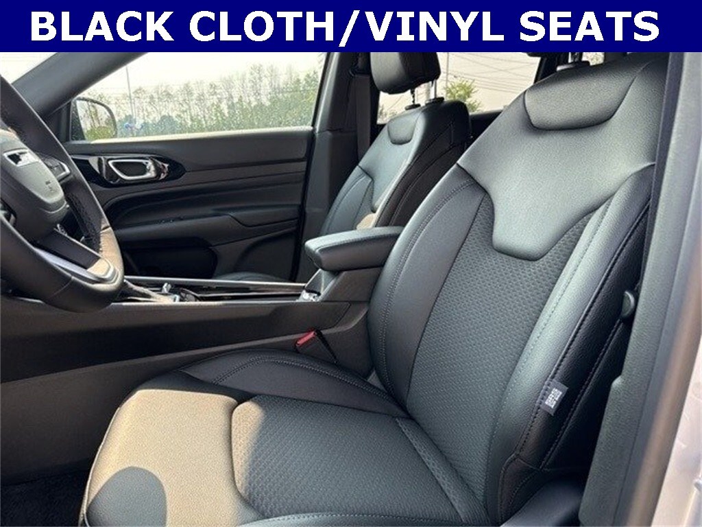 2026 Jeep Compass Latitude Altitude Special Edition photo 2
