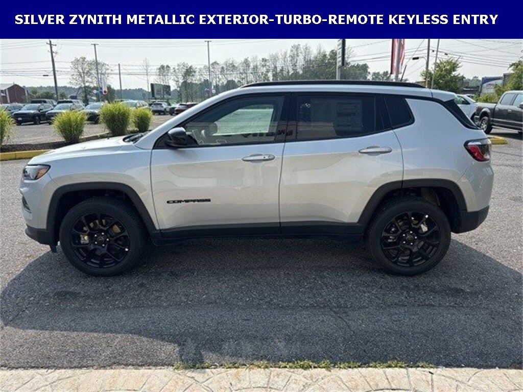 2026 Jeep Compass Latitude Altitude Special Edition photo 3