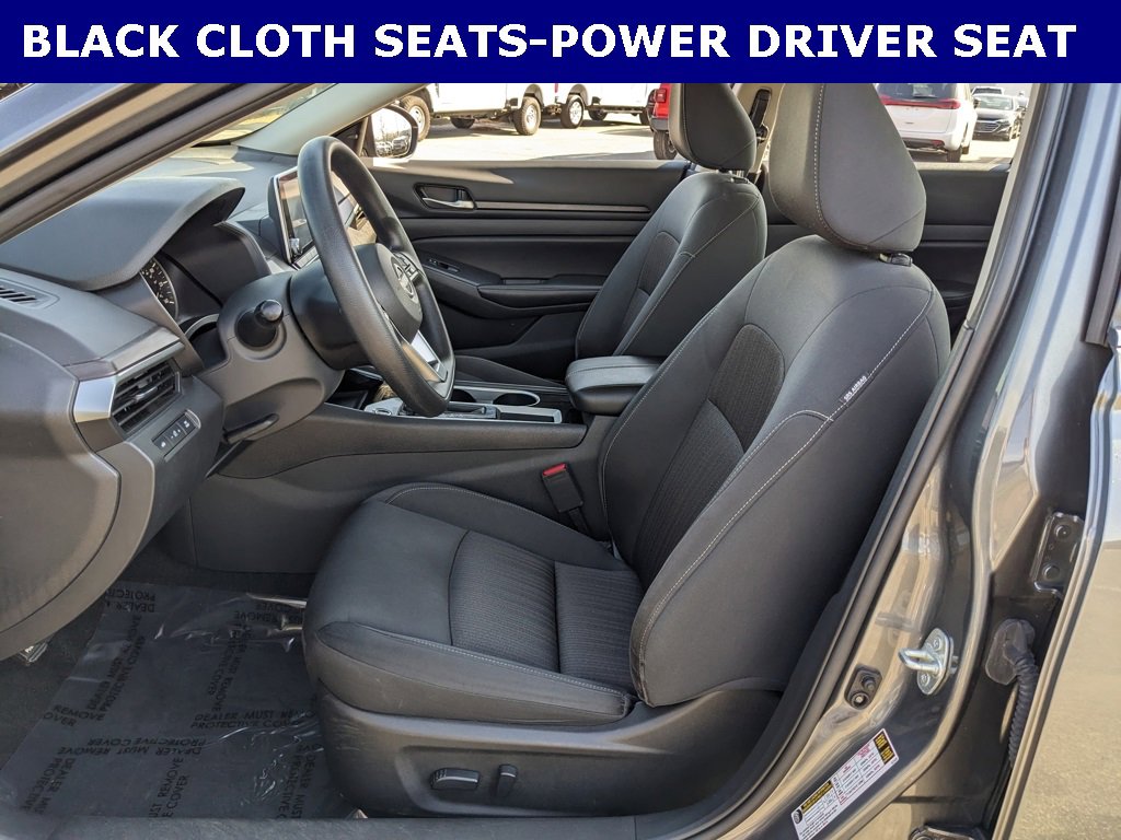 2024 Nissan Altima 2.5 SV photo 2