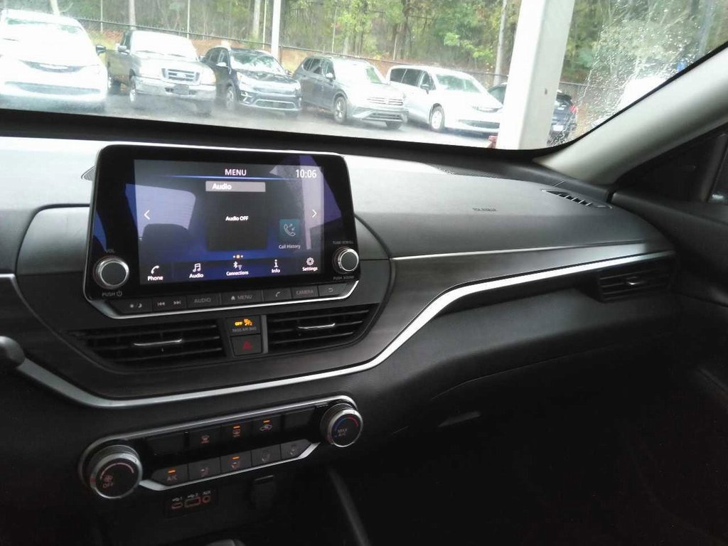 2024 Nissan Altima 2.5 SV photo 2