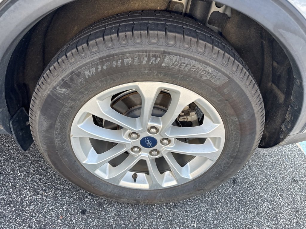2022 Ford Escape SE photo 3