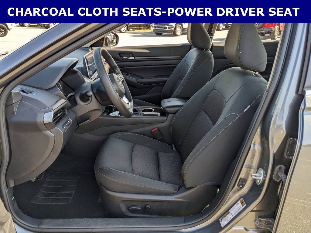 2024 Nissan Altima 2.5 SV photo 2