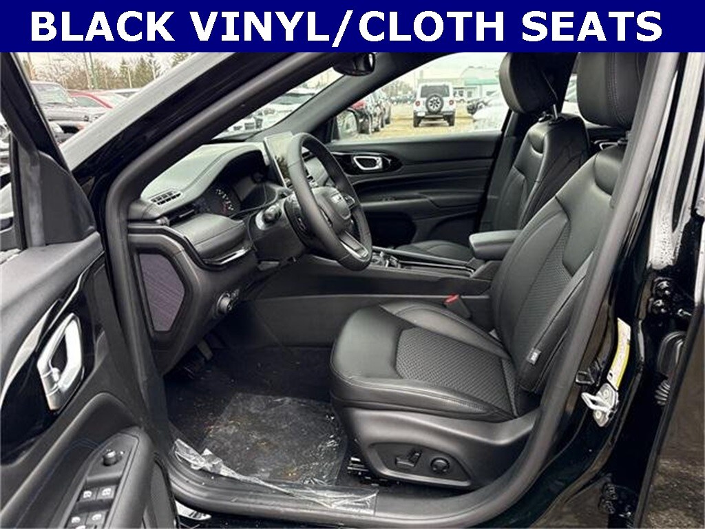 2026 Jeep Compass Latitude photo 3