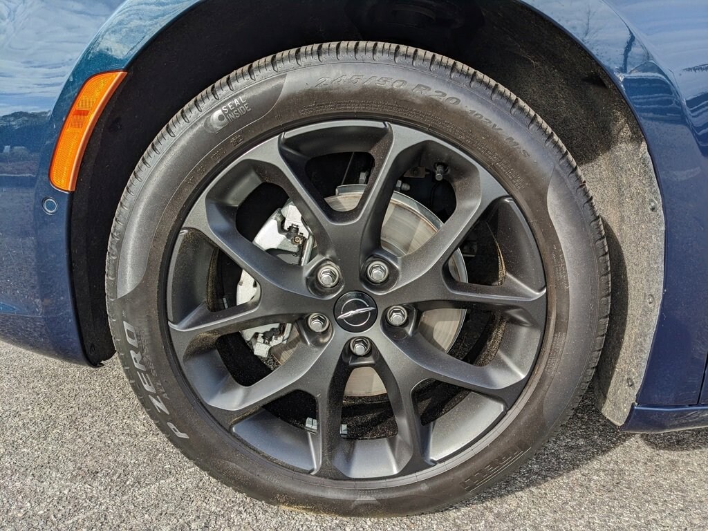 Used 2024 Chrysler Pacifica Limited Limited FWD