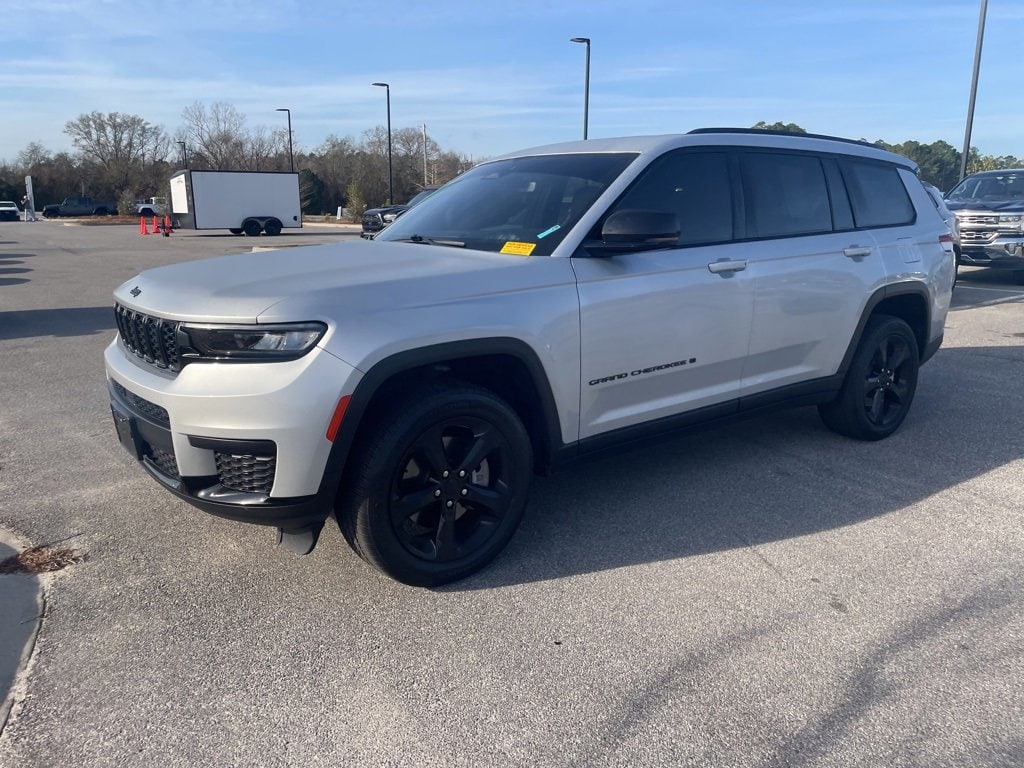 Used 2023 Jeep Grand Cherokee L Altitude Altitude 4x2