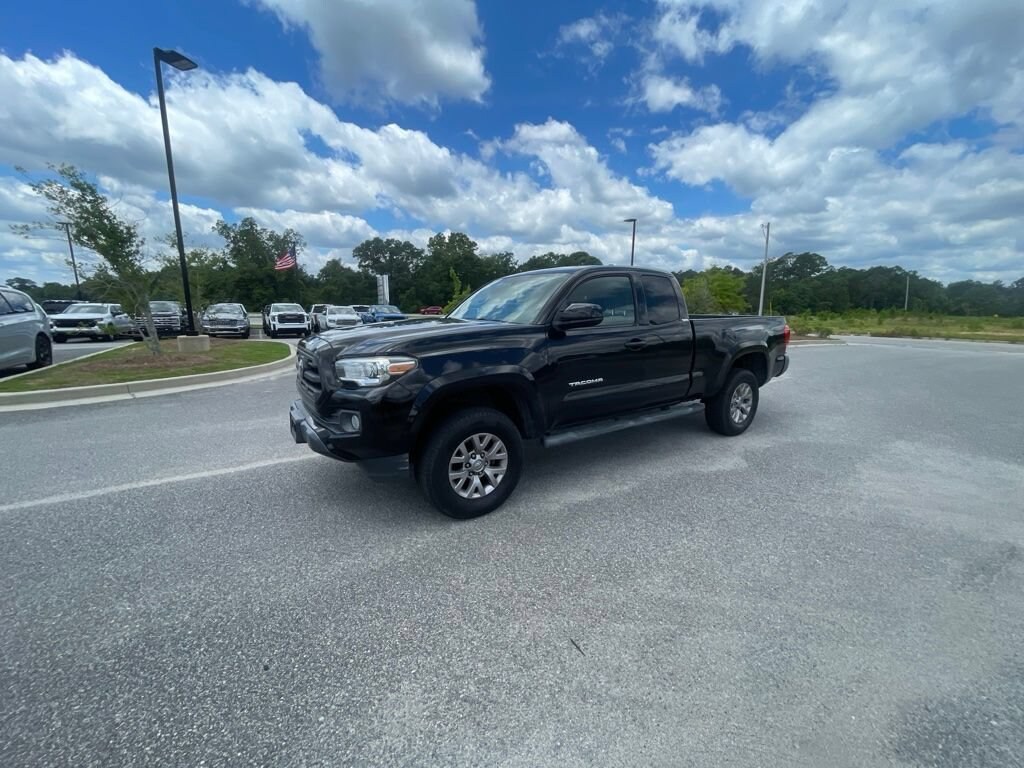 Used 2016 Toyota Tacoma SR5 4WD Access Cab I4 AT SR5