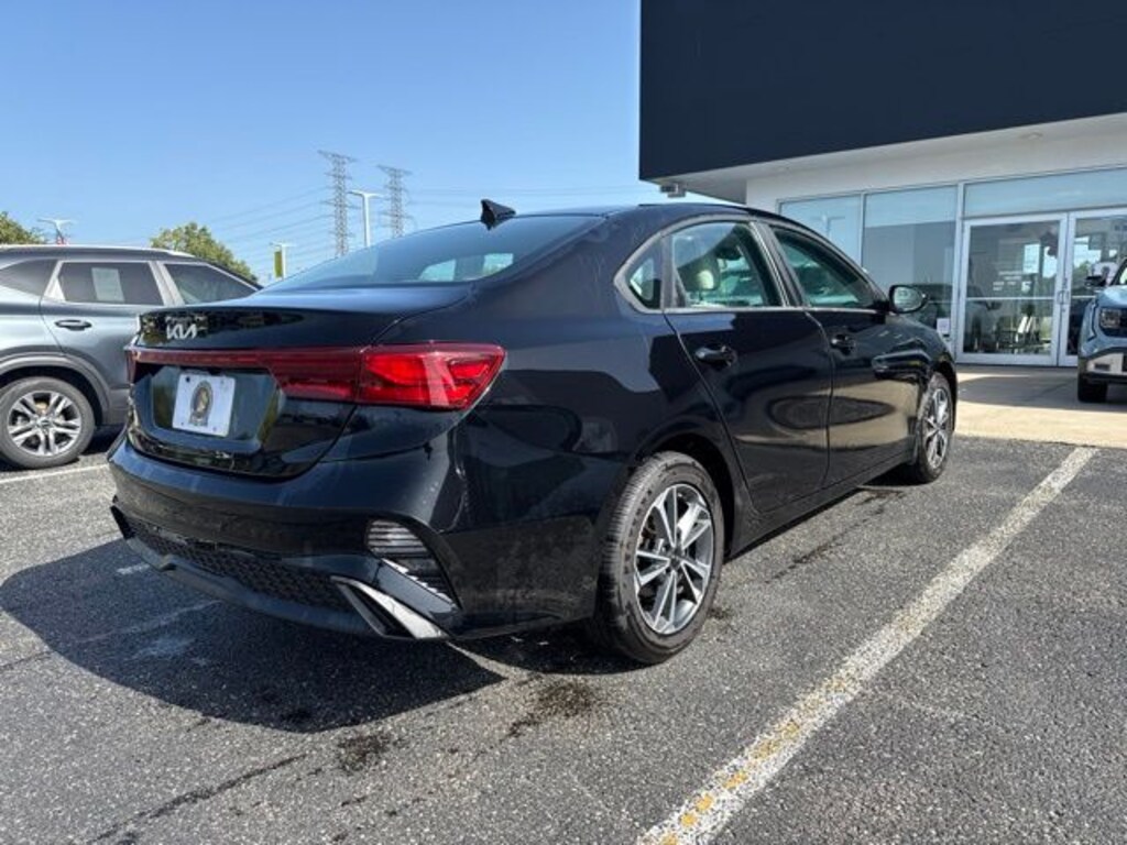 Certified 2022 Kia Forte LXS Sedan