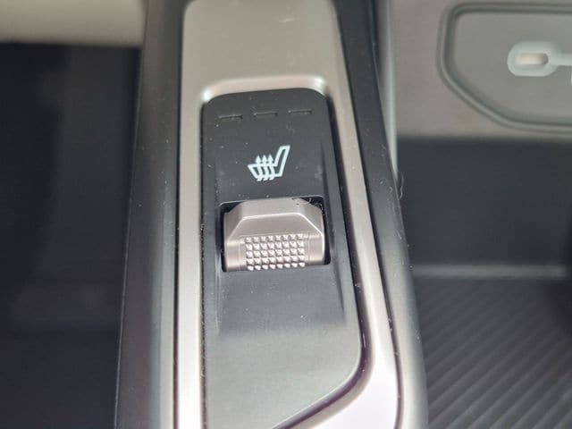2025 Kia Sorento S - Photo 23