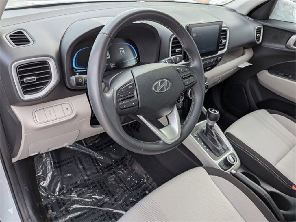 Used 2025 Hyundai Venue SEL SUV