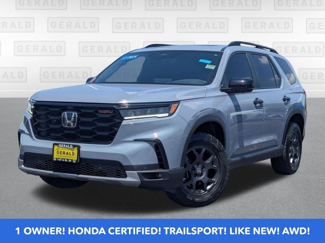 2025 Honda Pilot TrailSport AWD's photo
