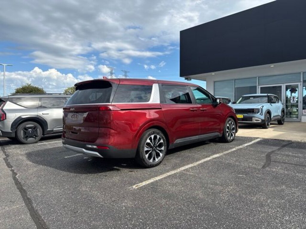 Certified 2022 Kia Carnival EX MPV