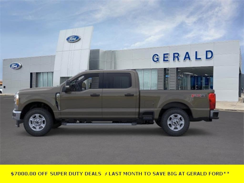 New 2026 Ford F-250 XLT Truck Crew Cab